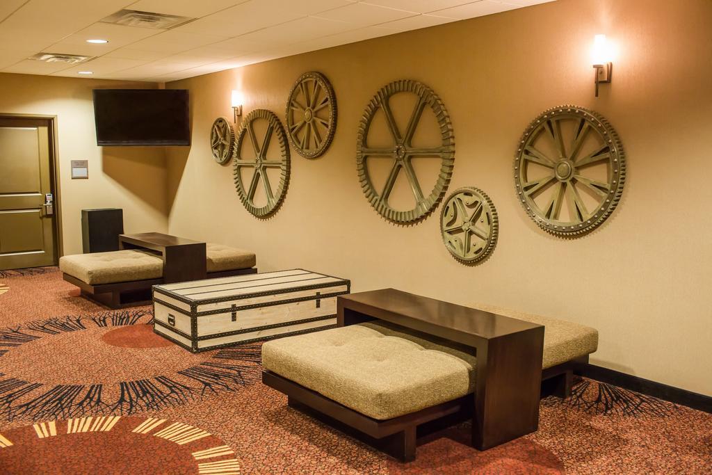 Teddy'S Residential Suites Watford City Exteriér fotografie