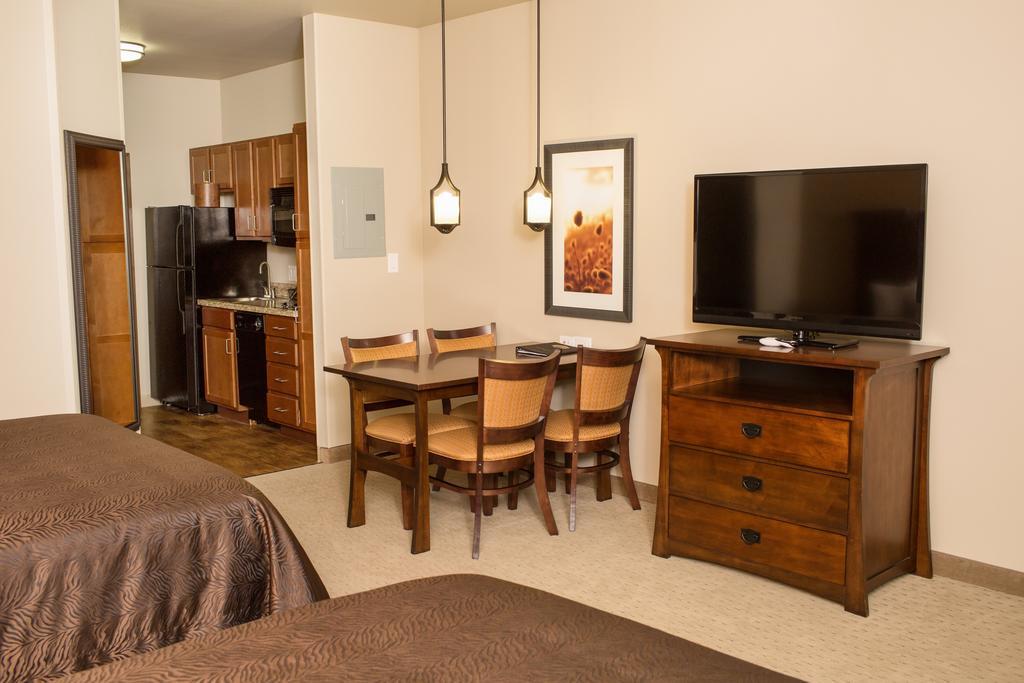 Teddy'S Residential Suites Watford City Exteriér fotografie