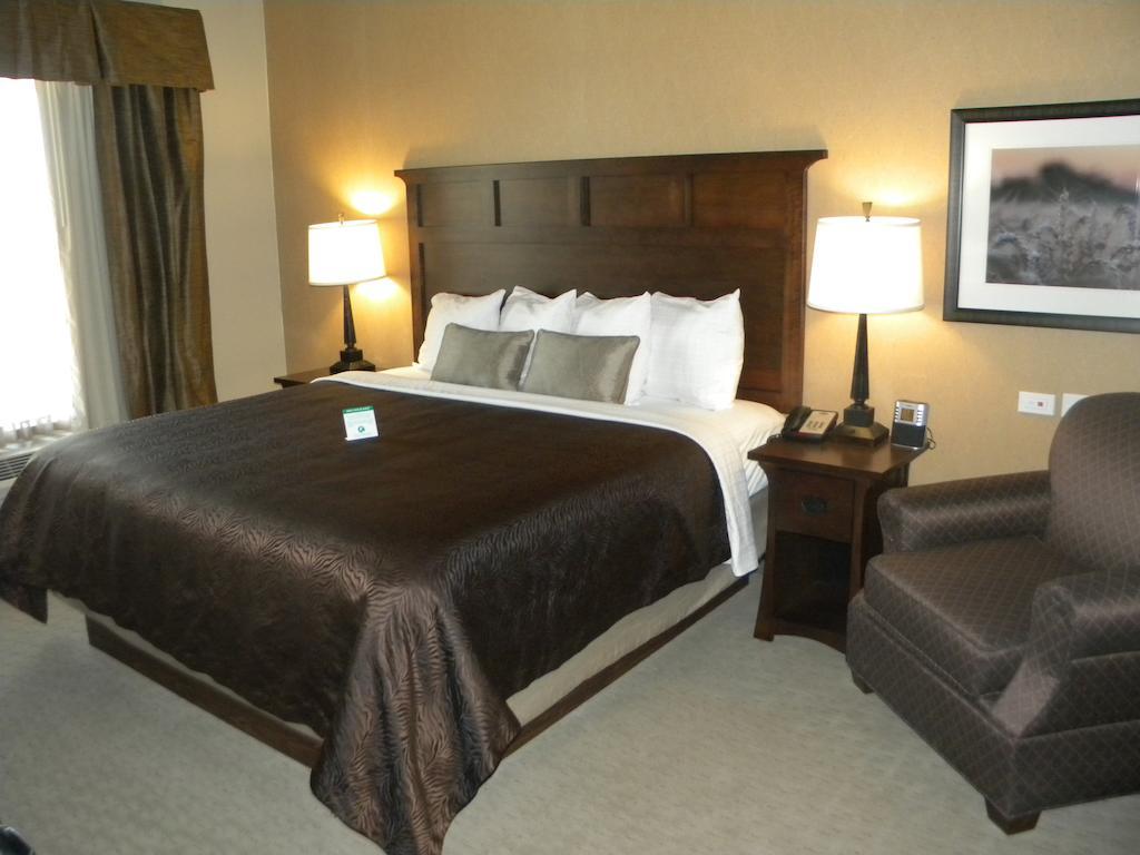 Teddy'S Residential Suites Watford City Exteriér fotografie
