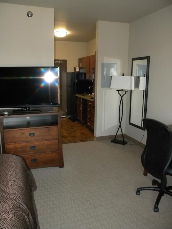Teddy'S Residential Suites Watford City Exteriér fotografie