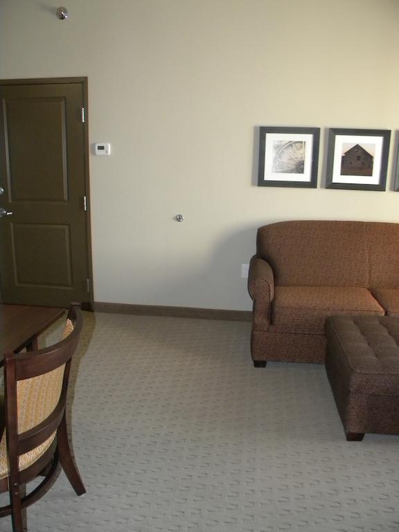 Teddy'S Residential Suites Watford City Exteriér fotografie