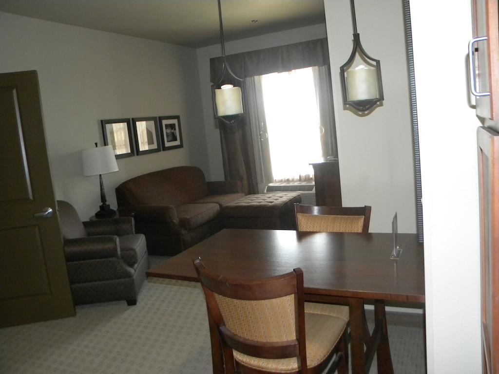Teddy'S Residential Suites Watford City Exteriér fotografie