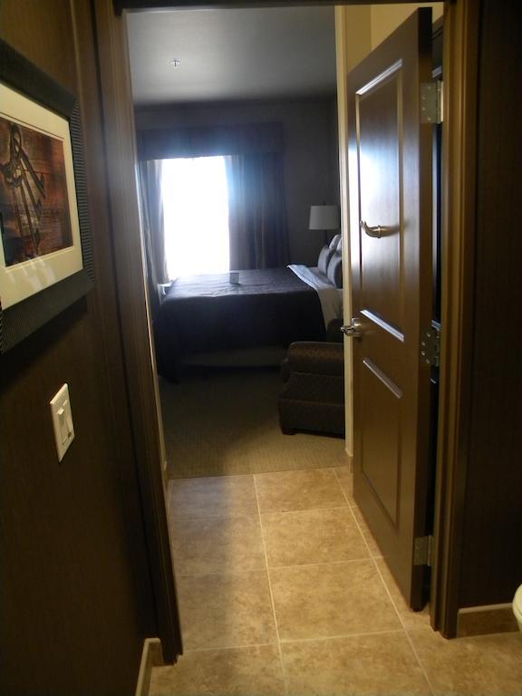 Teddy'S Residential Suites Watford City Exteriér fotografie