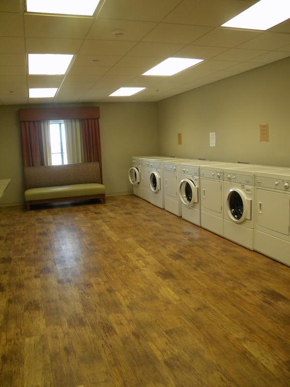 Teddy'S Residential Suites Watford City Exteriér fotografie