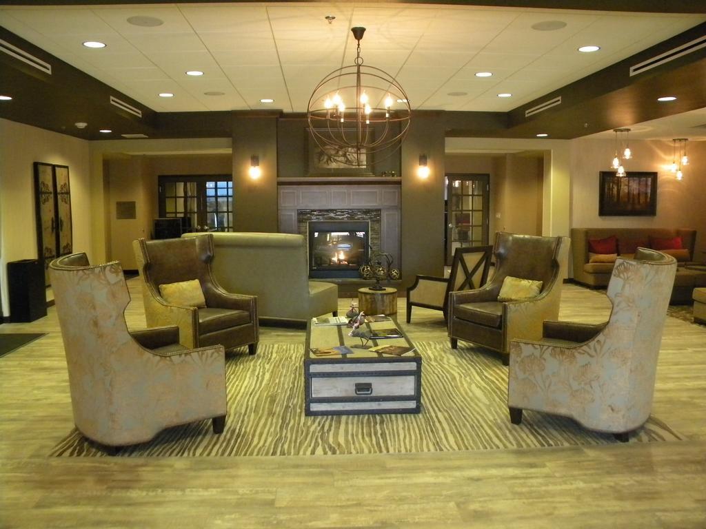 Teddy'S Residential Suites Watford City Exteriér fotografie