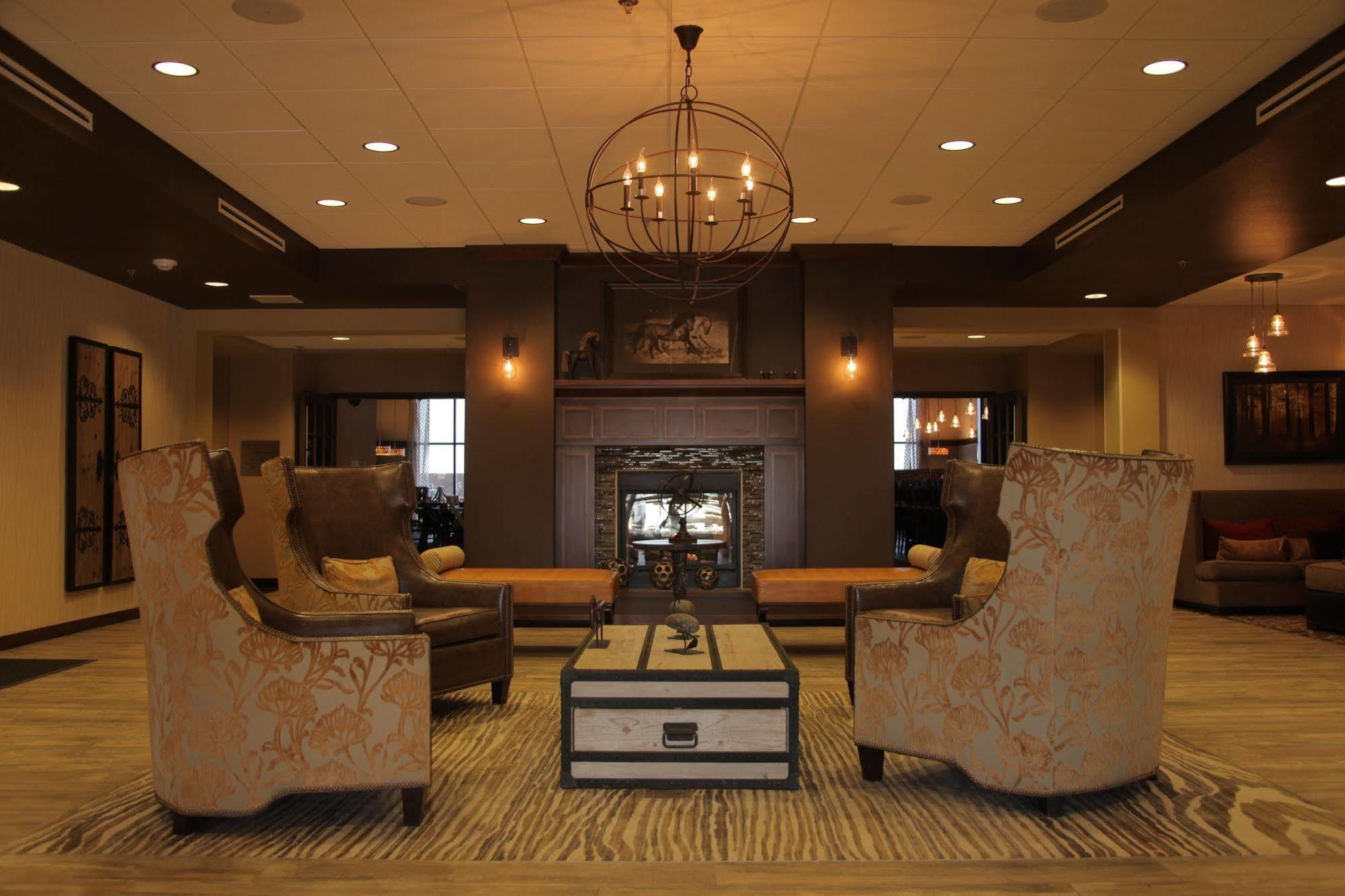 Teddy'S Residential Suites Watford City Exteriér fotografie
