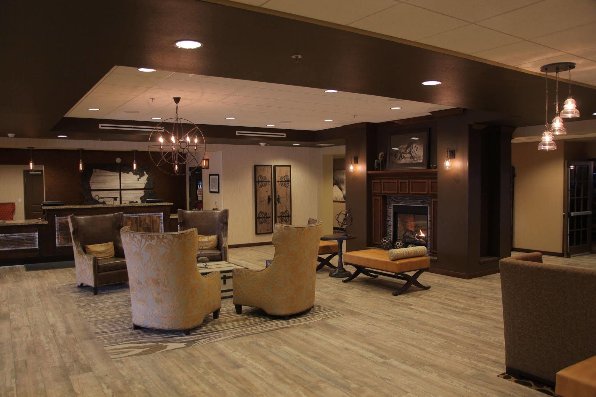 Teddy'S Residential Suites Watford City Exteriér fotografie
