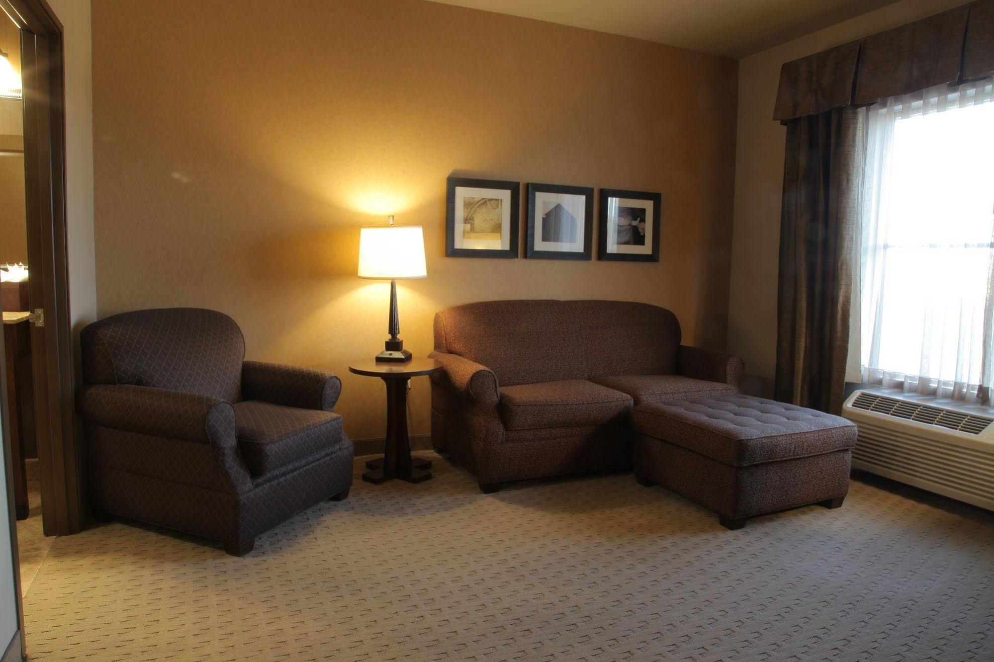 Teddy'S Residential Suites Watford City Exteriér fotografie